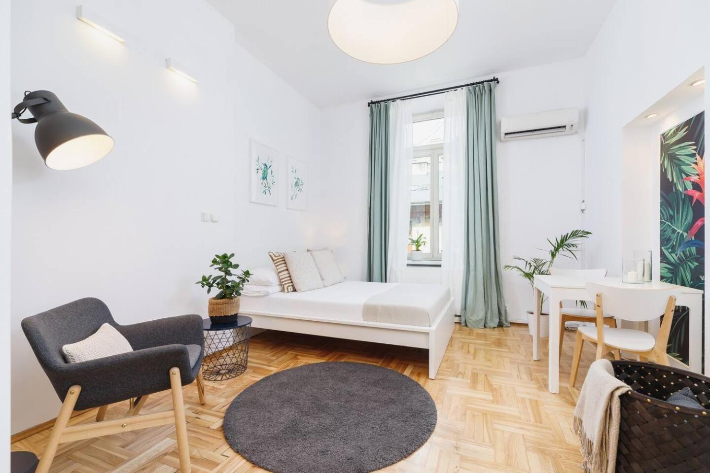 크라쿠프 Private Parking - Old Town - Sw Krzyza 16 Street 아파트 외부 사진